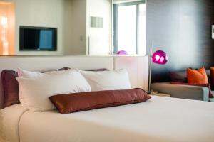 Luxury Suites at Palms Place