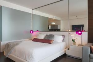 Luxury Suites at Palms Place