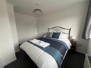 Tempest house - Ideal for contractors off road parking close to town centre