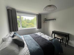 Tempest house - Ideal for contractors off road parking close to town centre