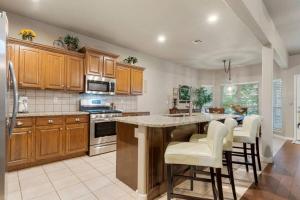 Jenks Oasis-5BR Near Tulsa and Premium Outlets