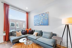 Prime East Downtown Studio w pool gym laundry