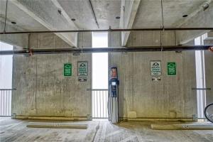 Prime East Downtown Studio w pool gym laundry