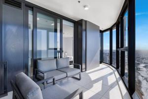 Oceanfront Breathtaking Views 3BR plus 2 Car Parking