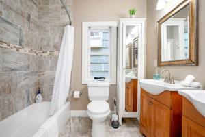 Stunning Shadyside 2 BR suite, First floor Unit in Walkable area