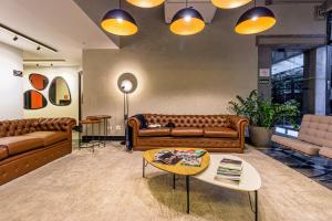 Charlie Poeta Drummond Jardins