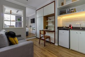 Charlie Poeta Drummond Jardins