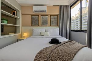 Charlie Poeta Drummond Jardins