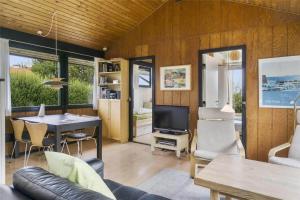 6605 Allinge - Markvejen 49