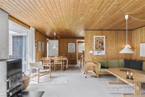 2631 Nexø - Fjælstaunijn 6