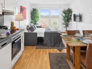 WaltzCo City Apartment near U1 & Center