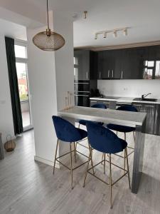 Luxury Lavender Gorgeous Terrace Free UNDG Parking