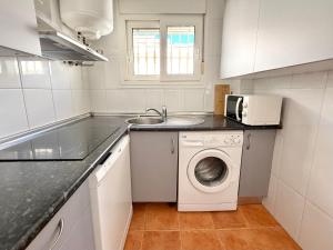 Los Olivos II Beach & Pool Apartment