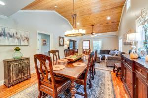 Peaceful Home with Porch and Yard, 5 Mi to Rome!