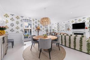 Modern Coastal Townhouse at The Majestic