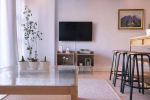 Cozy Corner Apartment