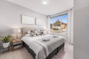 Sea-Facing Apartment at Adelphi Galleria