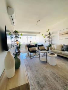 Sea-Facing Apartment at Adelphi Galleria