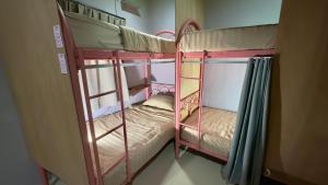 Arena Boutique Hotel Female only