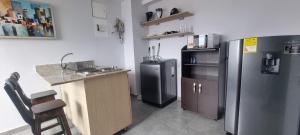 La 70, Laureles Condo, Cold AC