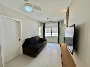 Ap 1 quadra mar, praça Luiz Bassani