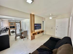 Ap 1 quadra mar, praça Luiz Bassani