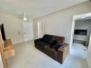 Ap 1 quadra mar, praça Luiz Bassani