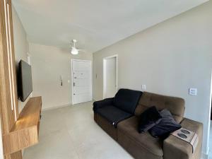 Ap 1 quadra mar, praça Luiz Bassani