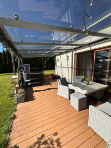 Jacuzzi Bubble Apartment - 15 minutes drive from the Old Town