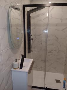 Sobre, soft, accueillant, centre-ville