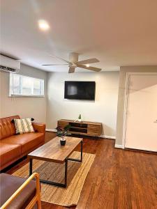 Modern 2 Bed near Rice University