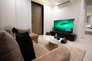 Beautiful-1BR-Kitchen-Terrace-Self Entry 8