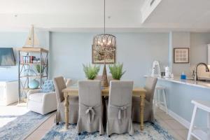 Regency Isle 1104 Penthouse with 3 bedrooms