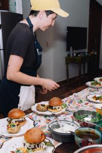 Elegant Colonial Walkable Casa