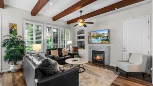 LV221 Luxurious Downstairs LV 2-Bed Lock-Off