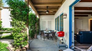 LV221 Luxurious Downstairs LV 2-Bed Lock-Off