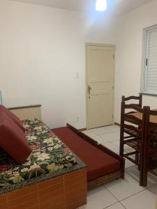 Apartamento edifício Mantiqueira - 1 quadra da praia do forte