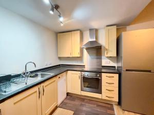 STAY LONGER, SAVE MORE- Sophisticated, Central City Stay