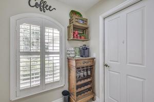 Dog-Friendly Home, Lake Henderson Across Street!