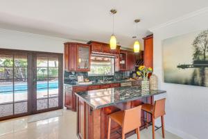 Fish, Swim and Relax Poolside! Deerfield Beach Oasis