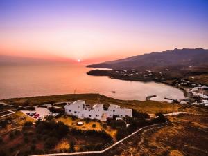 Sail Inn Tinos Greece