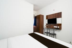 Collection O The RIO HOTEL JNTU Bus Stop