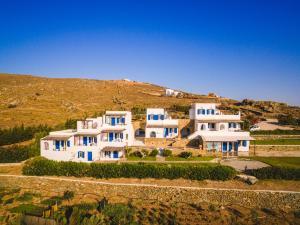 Sail Inn Tinos Greece