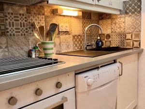 Bel appartement moderne avec balcon et parking - FR-1-624-59