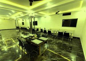 Shree Siddhi Vinayak Hotel & Restaurant