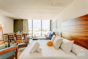 NEW Downtown Stay with Oceanview Roof Pool and Gym plus Cafe