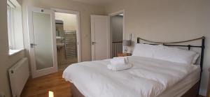 Beautiful 3BD Home Beside Phoenix Park