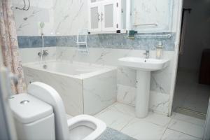 YOYO'S hOME SWEET HOME