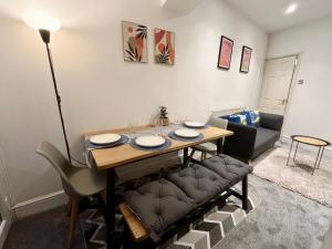 3 Bedrooms house in center l Contractor l Family