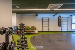 Estúdios em Cond. c Academia em Indianópolis - COI